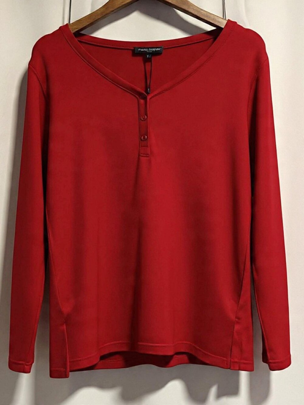 NWT Mario Serrani V-Neck Sweater Lightweight Soft Red Size L